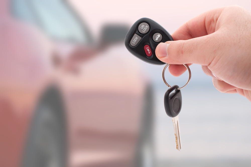 Car key and Vehicle
